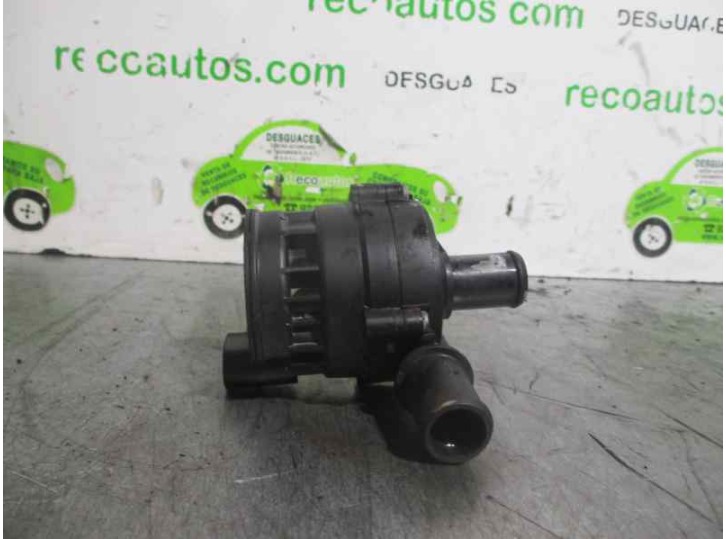 Recambio de bomba agua para renault master kasten 2.3 diesel dci fap cat referencia OEM IAM 687677  BOSCH