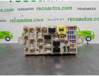 CAJA RELES / FUSIBLES 8637A998 