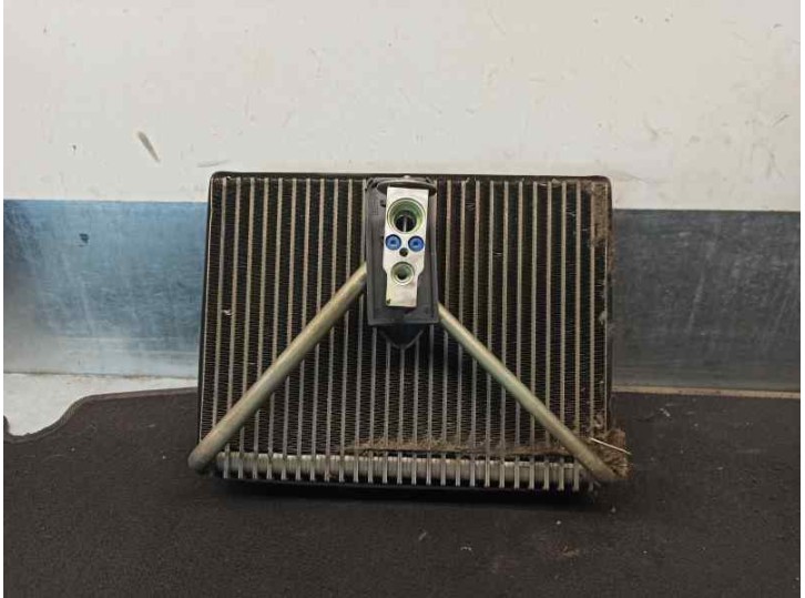 Recambio de evaporador aire acondicionado para volvo xc70 2.4 diesel cat referencia OEM IAM 9171713  