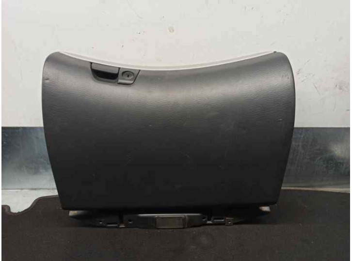 Recambio de guantera para volvo xc70 2.4 diesel cat referencia OEM IAM 8650374 
