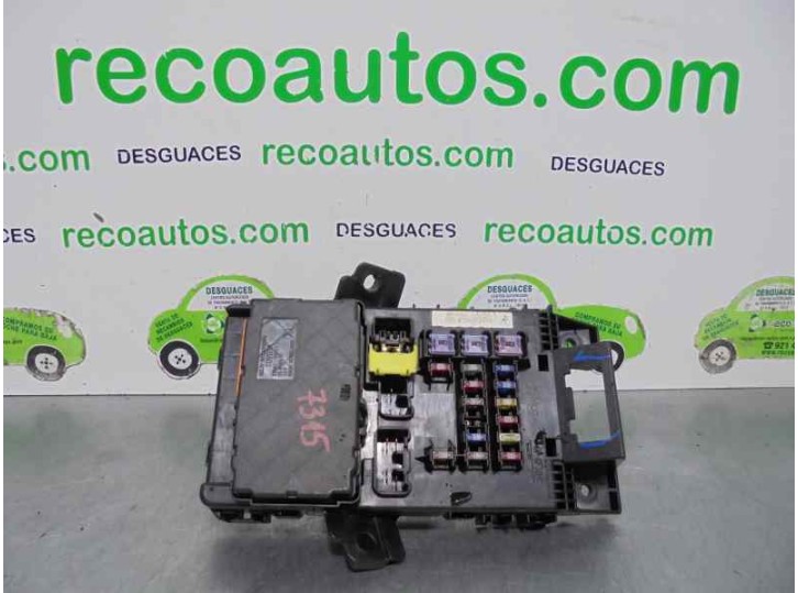 Recambio de caja reles / fusibles para toyota avensis berlina (t 22) 2.0 16v cat referencia OEM IAM 8273005020 
