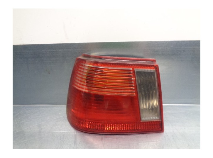 Replacement left rear light for Seat Ibiza (6K1) Select OEM IAM reference 6K6945095 