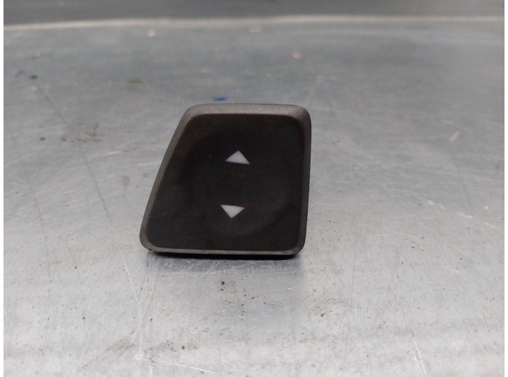 Recambio de mando elevalunas delantero derecho para fiat 500 (312_) 1.2 lpg (312axa1a) referencia OEM IAM 30505  