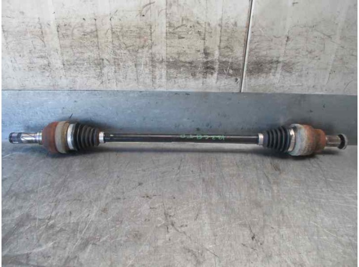 Recambio de transmision trasera derecha para volvo xc70 2.4 diesel cat referencia OEM IAM 30651936 031130 