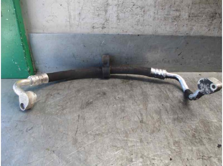 Replacement air conditioning hoses for Volkswagen Passat Saloon (3B3) 1.9 TDI OEM IAM reference 3B0260704F 