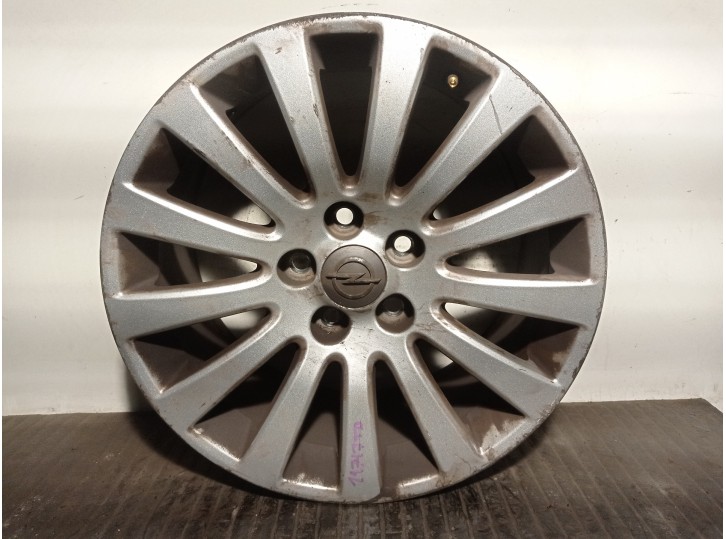 Recambio de llanta para opel insignia berlina 2.0 cdti cat referencia OEM IAM 13235012 R18X8JH2IS42 