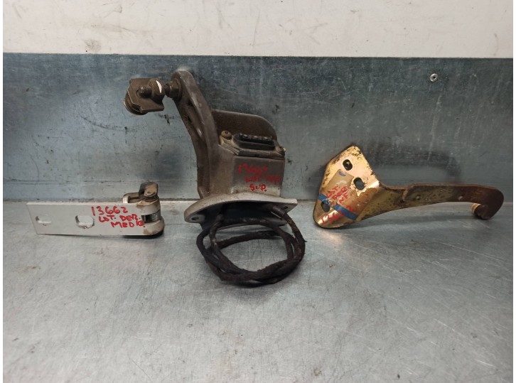 Recambio de bisagra puerta para ford transit, caja cerrada 86/92 2.5 diesel referencia OEM IAM 95VB15K613AC CORREDERA 5 PUERTAS