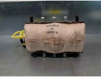 Recambio de airbag delantero derecho para toyota auris 1.4 turbodiesel cat referencia OEM IAM 305810910 