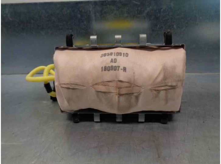 Recambio de airbag delantero derecho para toyota auris 1.4 turbodiesel cat referencia OEM IAM 305810910 