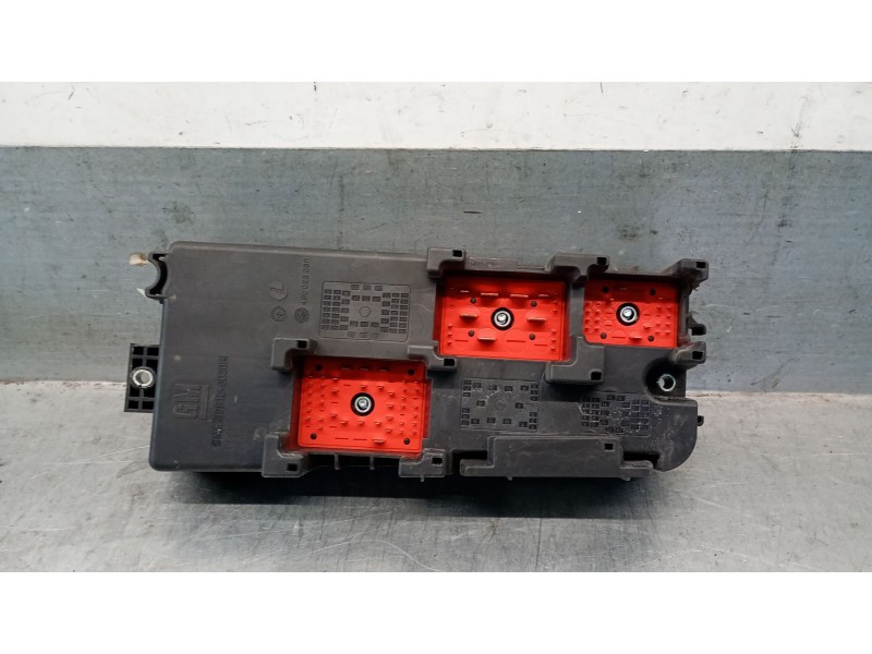 Recambio de caja reles / fusibles para opel vectra c (z02) 2.2 16v (f69) referencia OEM IAM 13144711  
