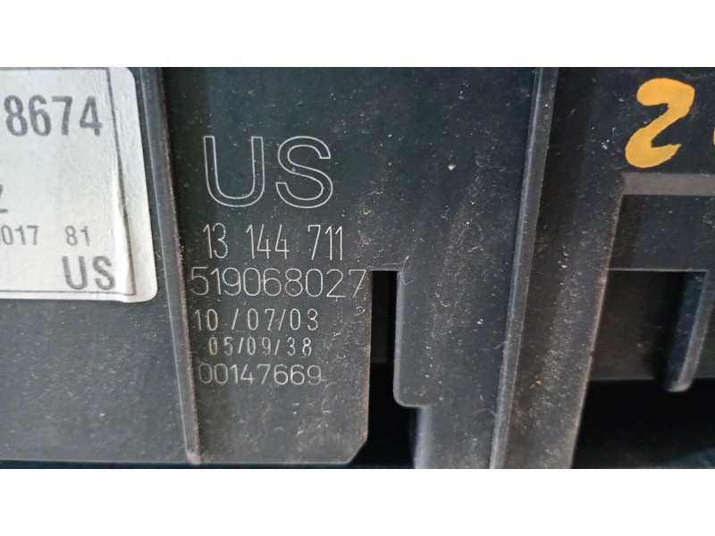 Recambio de caja reles / fusibles para opel vectra c (z02) 2.2 16v (f69) referencia OEM IAM 13144711  