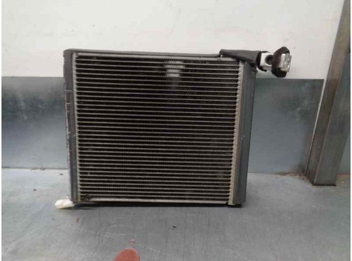 Recambio de evaporador aire acondicionado para toyota auris 1.4 turbodiesel cat referencia OEM IAM 4475003070  