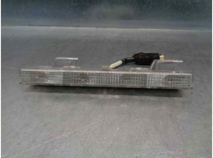 Replacement centre brake light for Toyota Auris 1.4 Turbodiesel CAT OEM IAM reference 8100612010 8100612010 