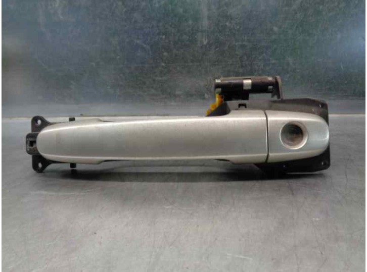 Recambio de maneta exterior delantera izquierda para toyota auris 1.4 turbodiesel cat referencia OEM IAM 692110D901  