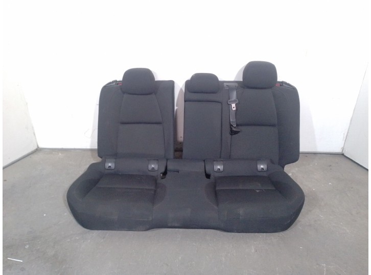 Recambio de asientos traseros para mazda 3 hatchback (bp) 2.0 skyactiv-g m hybrid referencia OEM IAM PE  