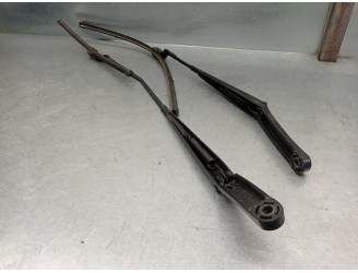 Recambio de brazo limpia delantero derecho para seat ibiza (kj1) reference referencia OEM IAM 