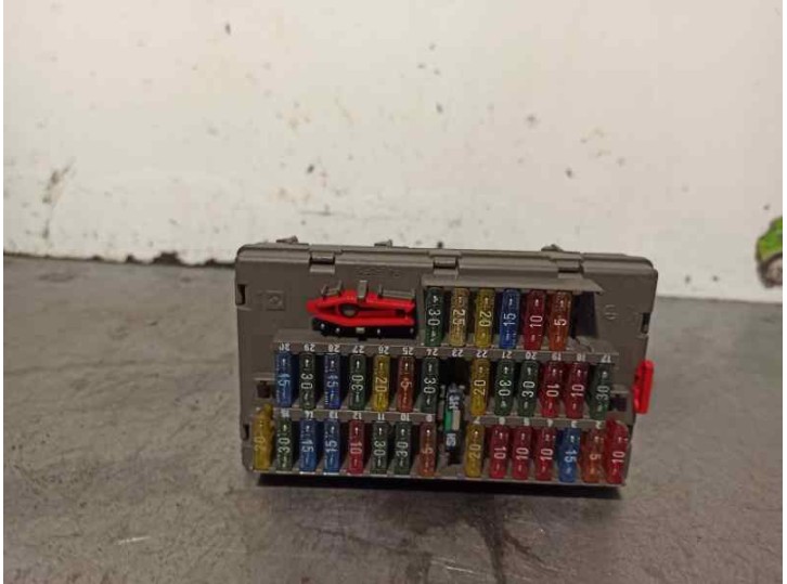 Recambio de caja reles / fusibles para peugeot 306 berlina 3/5 puertas (s1) 1.9 diesel referencia OEM IAM 9458962580 