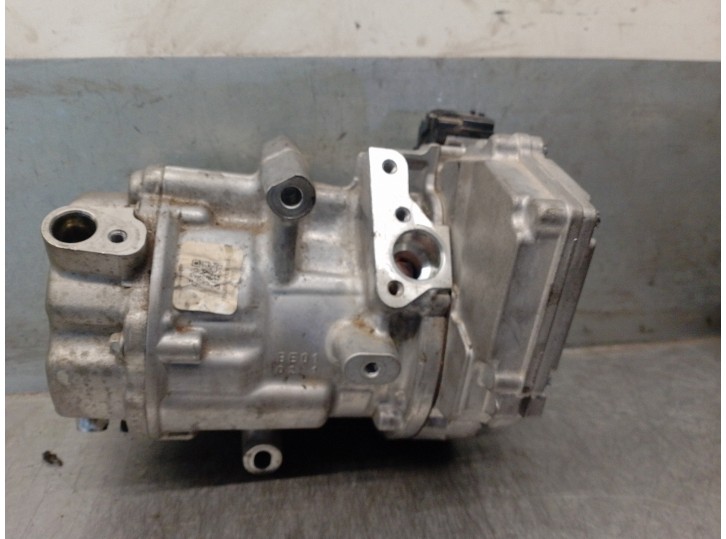 Replacement air conditioning compressor for Renault Captur II OEM IAM reference 926003211R 
