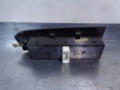 Replacement front left window switch for Hyundai Trajet (FO) 2.0 GLS OEM IAM reference 620W03030 621W02250 935703A