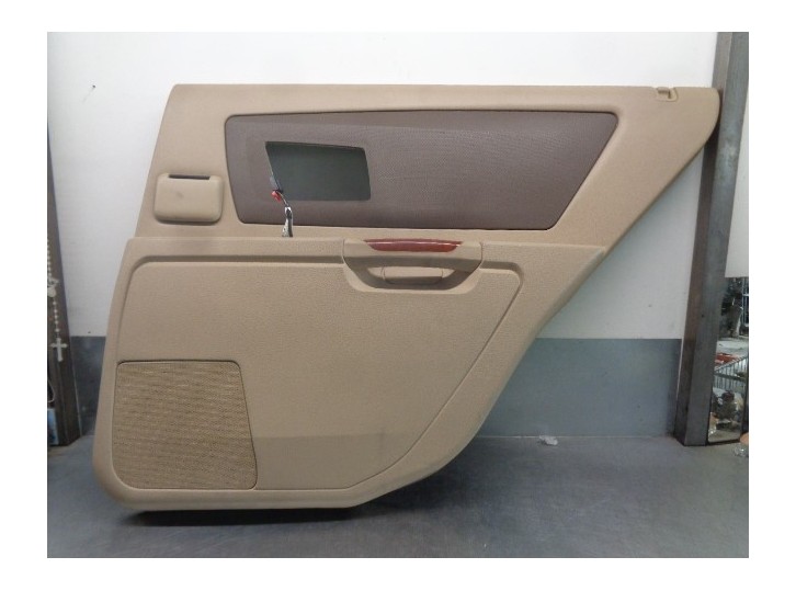 Recambio de guarnecido puerta trasera derecha para cadillac srx v6 elegance referencia OEM IAM 1GA0371481 10393544 