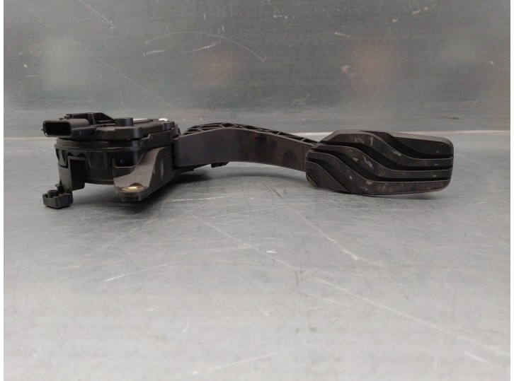 Recambio de potenciometro pedal para dacia duster ii 1.3 tce cat referencia OEM IAM 180108467R  HELLA