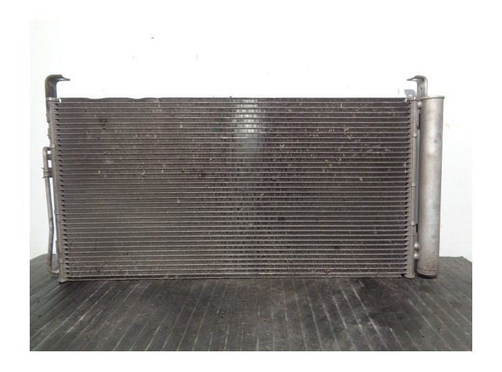 Replacement air conditioning condenser / radiator for Hyundai Trajet (FO) 2.0 GLS OEM IAM reference 976063A100 