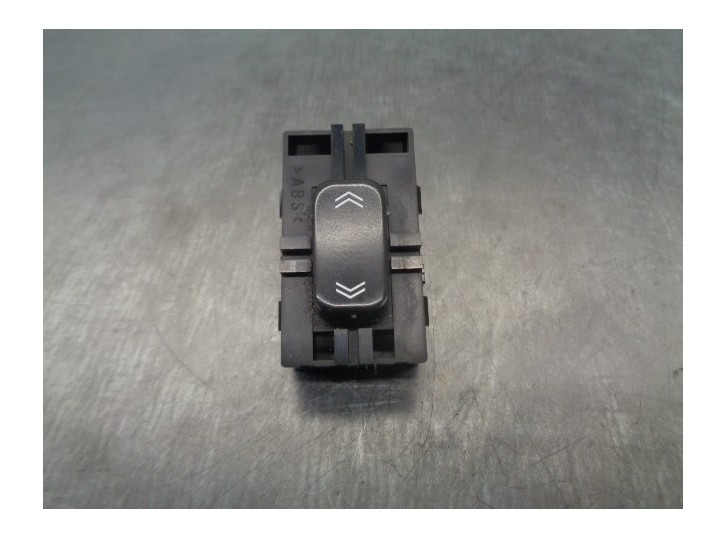Recambio de mando elevalunas delantero derecho para cadillac srx v6 elegance referencia OEM IAM 25750263 
