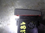 Replacement hazard warning switch for Hyundai Trajet (FO) 2.0 GLS OEM IAM reference 864W0140 937903A000 