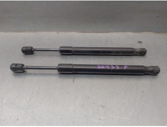 Replacement trunk / tailgate dampers for Audi A4 Saloon (8EC) 2.0 TDI OEM IAM reference 8E5827552J 0700N 