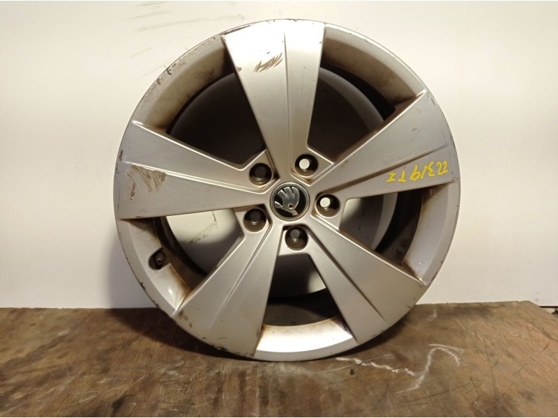 Recambio de llanta para skoda superb iii (3v3) 2.0 tdi referencia OEM IAM 3V0601025AS R176.5JX17H2ET41 