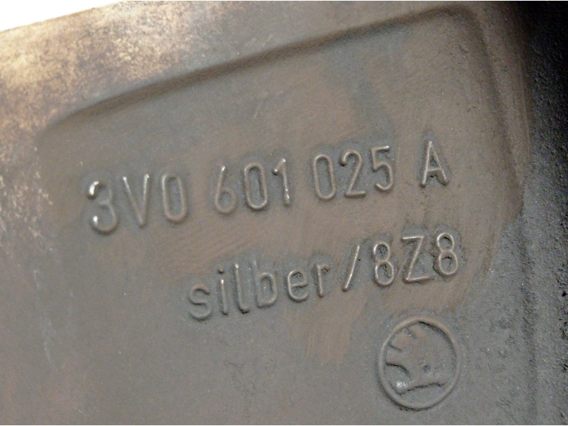 Recambio de llanta para skoda superb iii (3v3) 2.0 tdi referencia OEM IAM 3V0601025AS R176.5JX17H2ET41 