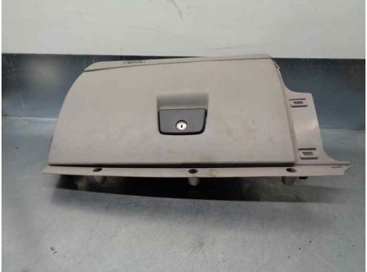 Recambio de guantera para volvo c30 2.4 20v diesel referencia OEM IAM 8626141  