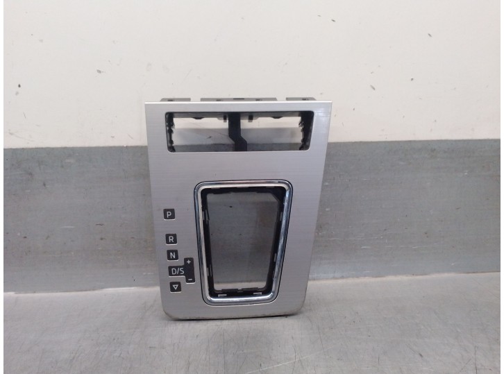 Recambio de moldura para skoda octavia iii (5e3, nl3, nr3) 1.5 tsi referencia OEM IAM 5E1713203AD 5E2863212J 