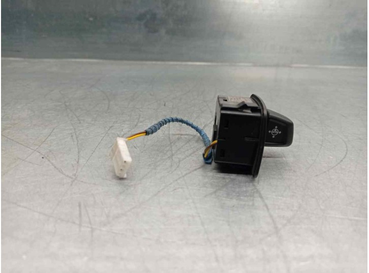 Recambio de mando volante para bmw serie 5 berlina (g30) 2.0 16v turbodiesel referencia OEM IAM 9496254 