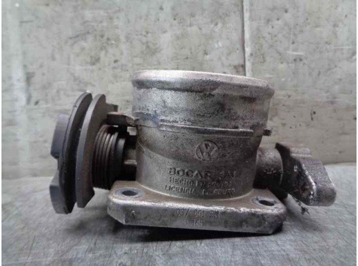 Replacement throttle body for Volkswagen Golf III Saloon (1H1) 1.6 OEM IAM reference 037061BN 