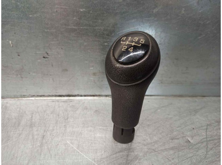 Recambio de pomo palanca cambio para seat cordoba berlina (6k2) aniversario referencia OEM IAM 8N0883216A  