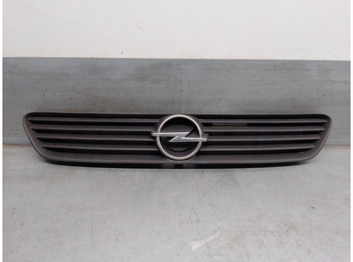Recambio de rejilla delantera para opel astra g berlina 1.6 16v referencia OEM IAM 90588120 