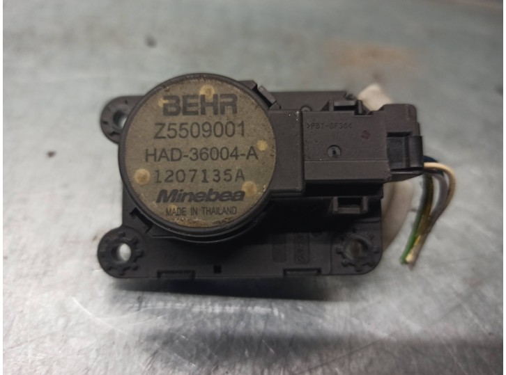 Recambio de motor calefaccion para peugeot 5008 active referencia OEM IAM Z5509001 1207135A BEHR