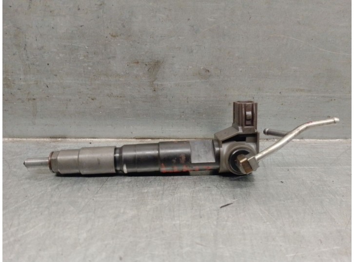 Replacement injector for Subaru Legacy V Station Wagon (BR) 2.0 D AWD OEM IAM reference 16613AA040 03S02715 DENSO