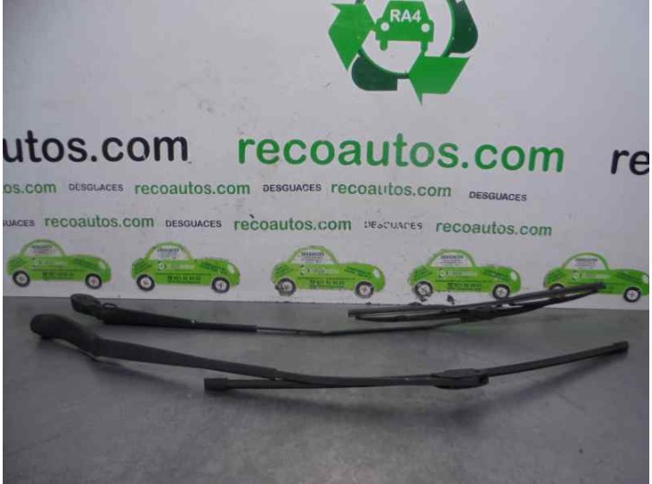 Replacement front right wiper arm for Renault Laguna (B56) 2.0 OEM IAM reference 
