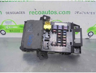 Recambio de caja reles / fusibles para toyota avensis berlina (t 22) 1.6 16v referencia OEM IAM 8273005020 8264105011 