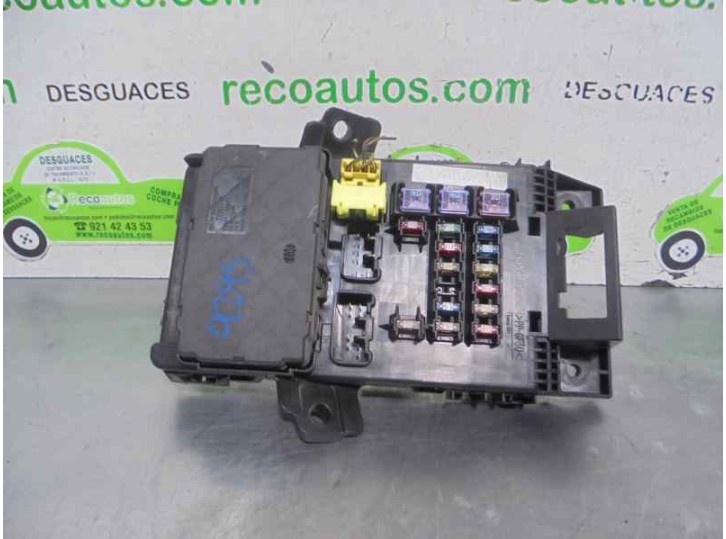 Recambio de caja reles / fusibles para toyota avensis berlina (t 22) 1.6 16v referencia OEM IAM 8273005020 8264105011 