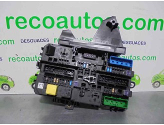 Recambio de caja reles / fusibles para opel astra h caravan 1.7 16v cdti referencia OEM IAM 13115937 329510614 