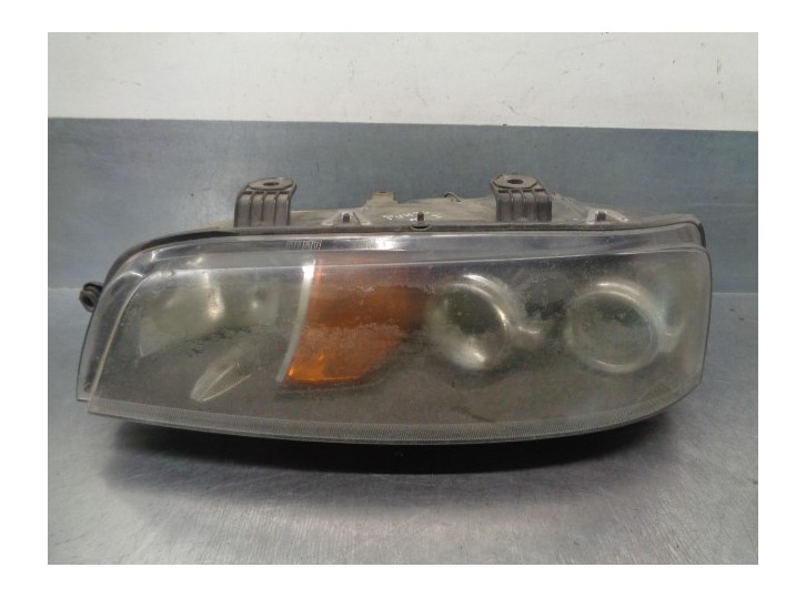 Replacement left headlight for Fiat Punto berlina (188) 1.2 CAT OEM IAM reference 891004520088X 