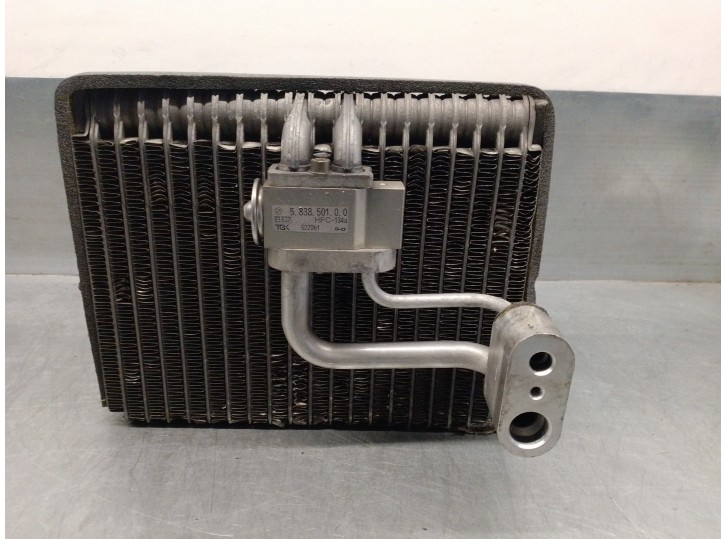 Replacement air conditioning evaporator for Fiat Coupé (175) 1.8 16V CAT OEM IAM reference 46721961 583850100 BOSCH