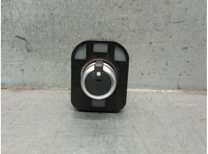 Recambio de mando retrovisor para audi a3 sportback (8va, 8vf) 2.0 tdi referencia OEM IAM 8V09595650 0415085 