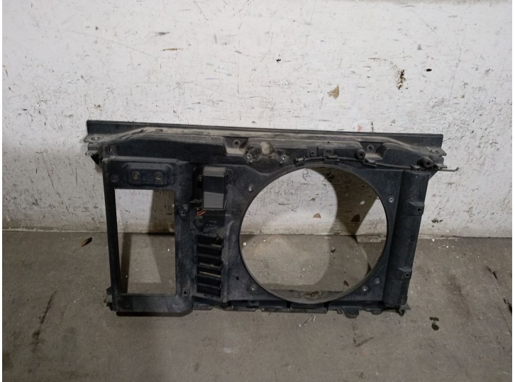 Replacement front radiator grille for Citroën C4 I (LC_) 1.6 HDi OEM IAM reference 7104V2 7104V2 