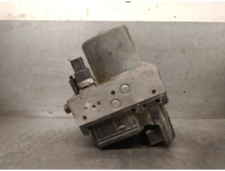 Recambio de abs para toyota avensis berlina (t25) 2.0 turbodiesel cat referencia OEM IAM 4454005033 4405005063 