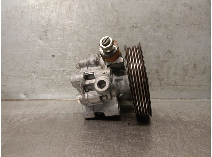 Recambio de bomba servodireccion para toyota avensis berlina (t25) 2.0 turbodiesel cat referencia OEM IAM 4431005100 4431005100 