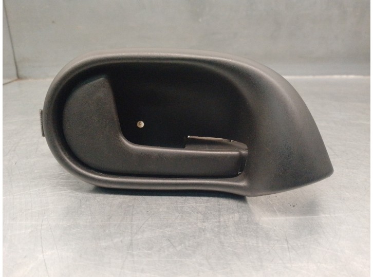 Replacement front right interior door handle for Fiat Coupé (175) 1.8 16V CAT OEM IAM reference 125280080 2 DOORS
